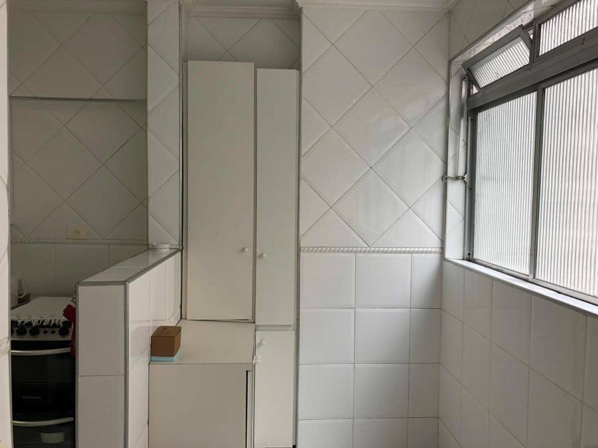 Apartamento Na De Pitangueiras-guaruja A 50mt Da E Comercio Perto